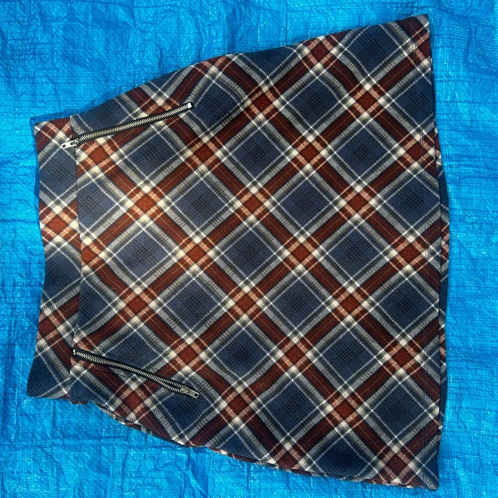 Kaileigh Blue and Brown Plaid Skirt, size SP - Picture 4 of 4